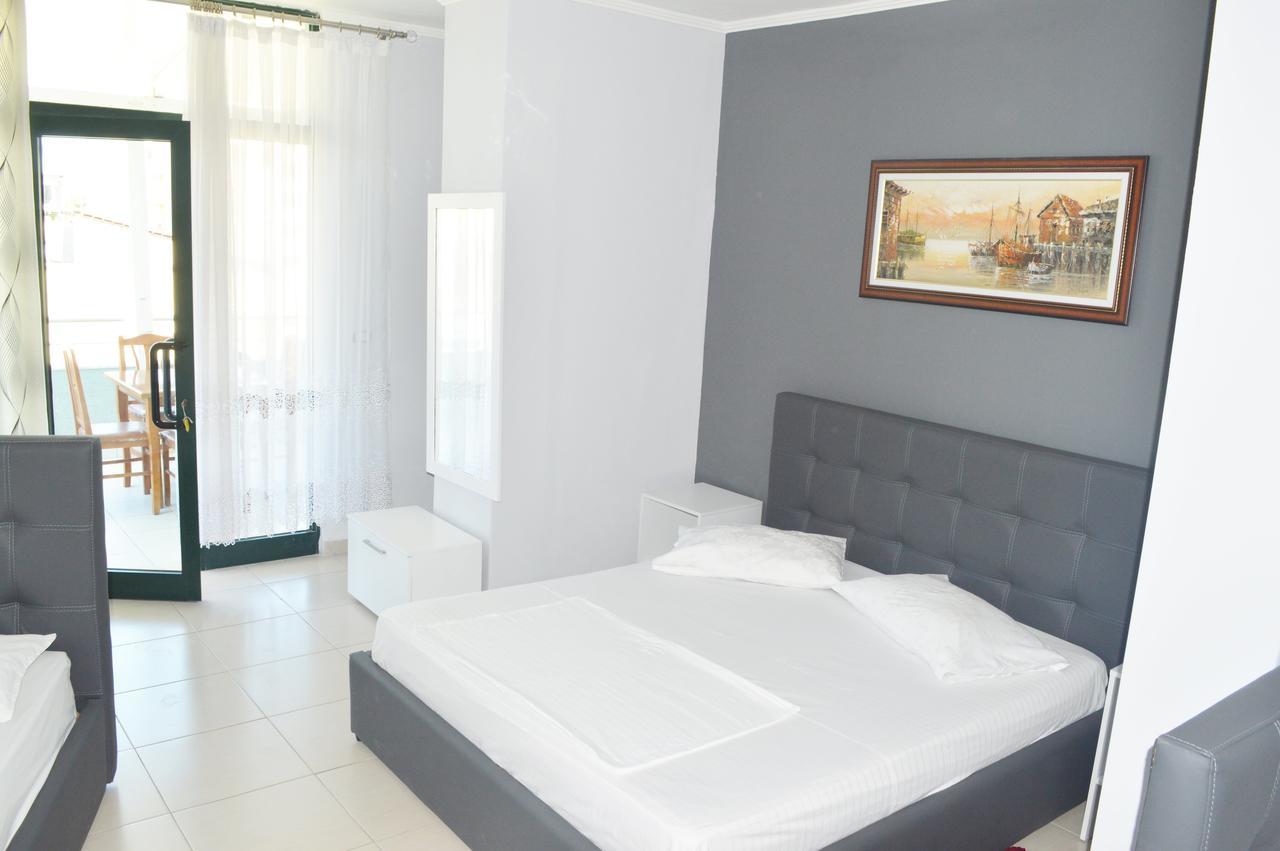 Hotel Riviera Durres Exterior photo